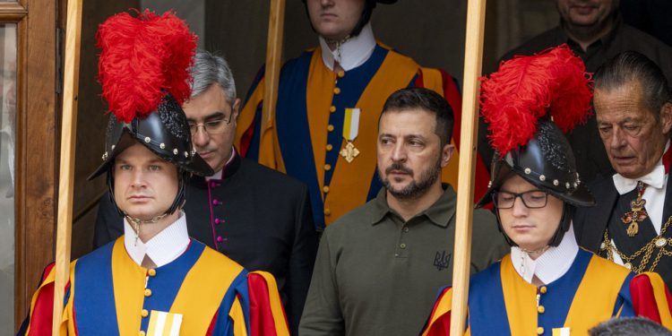 Zelensky tvrdi da Trump ‘stvari vidi drugačije’ nakon sastanka Vatikana – RT Rusija i bivši Sovjetski Savez