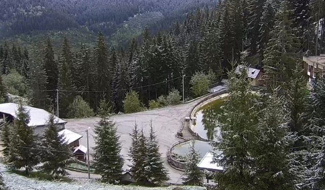 Zimski prizori na Vlašiću, proljetni pljuskovi u ostatku zemlje