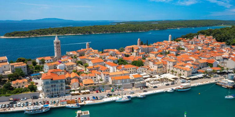 Županijskoj lučkoj upravi Rab i Gradu Rabu bespovratnih 14 milijuna eura za rekonstrukciju luke i prisutpne ceste