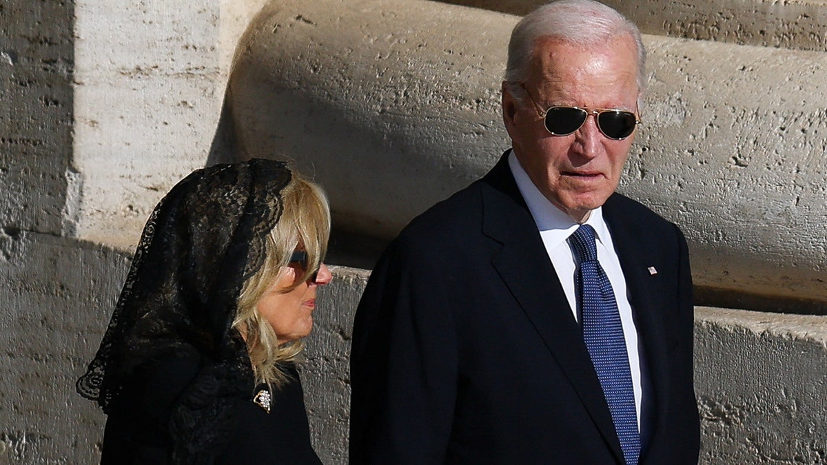 Joe Biden na sprovodu pape Franjo