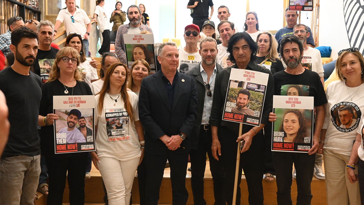 Adam Boehler i Steve Witkoff s obiteljima talaca