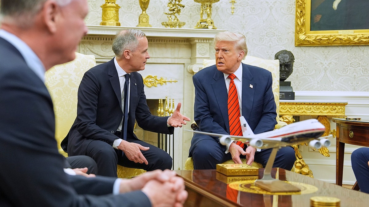 Trump i Carney u Ovalnom uredu