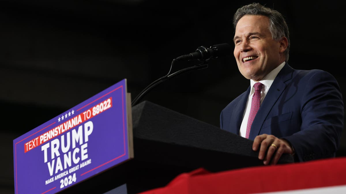 Dave McCormick govoreći na Trumpovom događaju