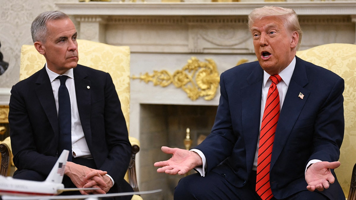 Mark Carney i Donald Trump u Ovalnom uredu