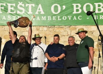 FEŠTA O’ BOBA U KAŠTELIMA Grand prix fešte osvojili puži s bobom, a najinovativnije jelo je pizza od boba