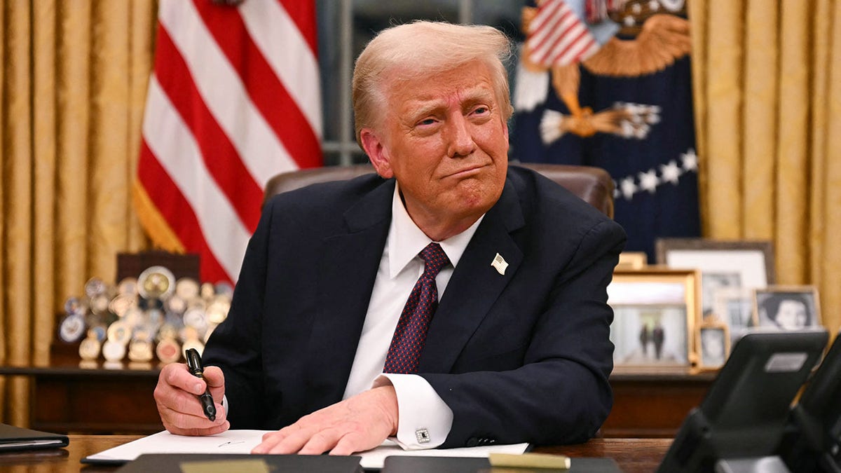 Trump potpisuje jedan dan izvršnog naloga