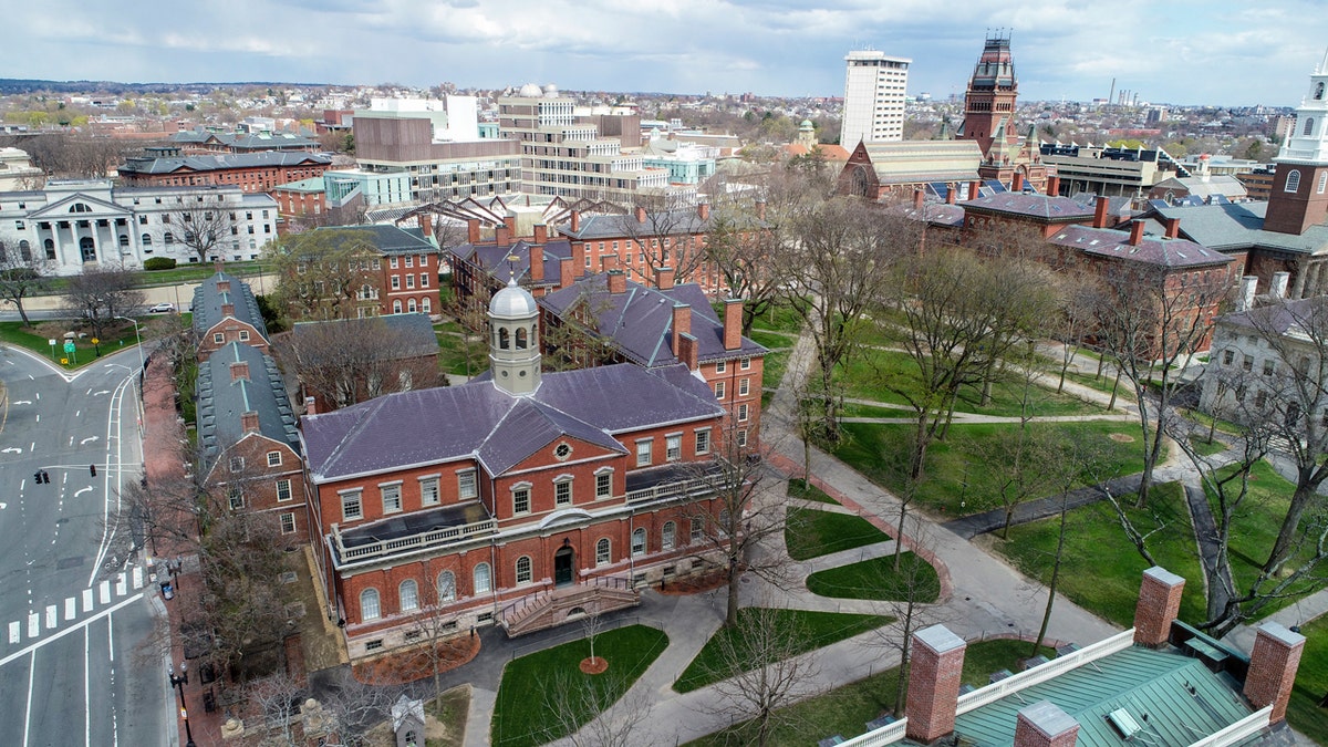 Zgrada kampusa na Sveučilištu Harvard.