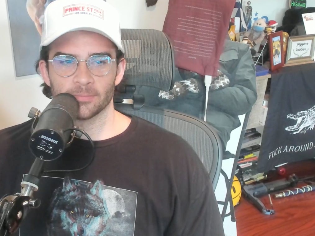 Piker je rekao da su ga pitali je li intervjuirao militantne skupine i što je mislio o predsjedniku Trumpu