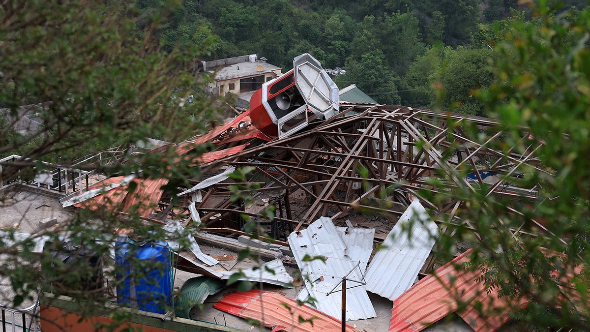 Džamija oštećena zračnim udarom u Pakistanu