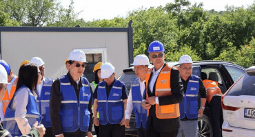Polaganje kamena temeljca za solare, Komanje brdo