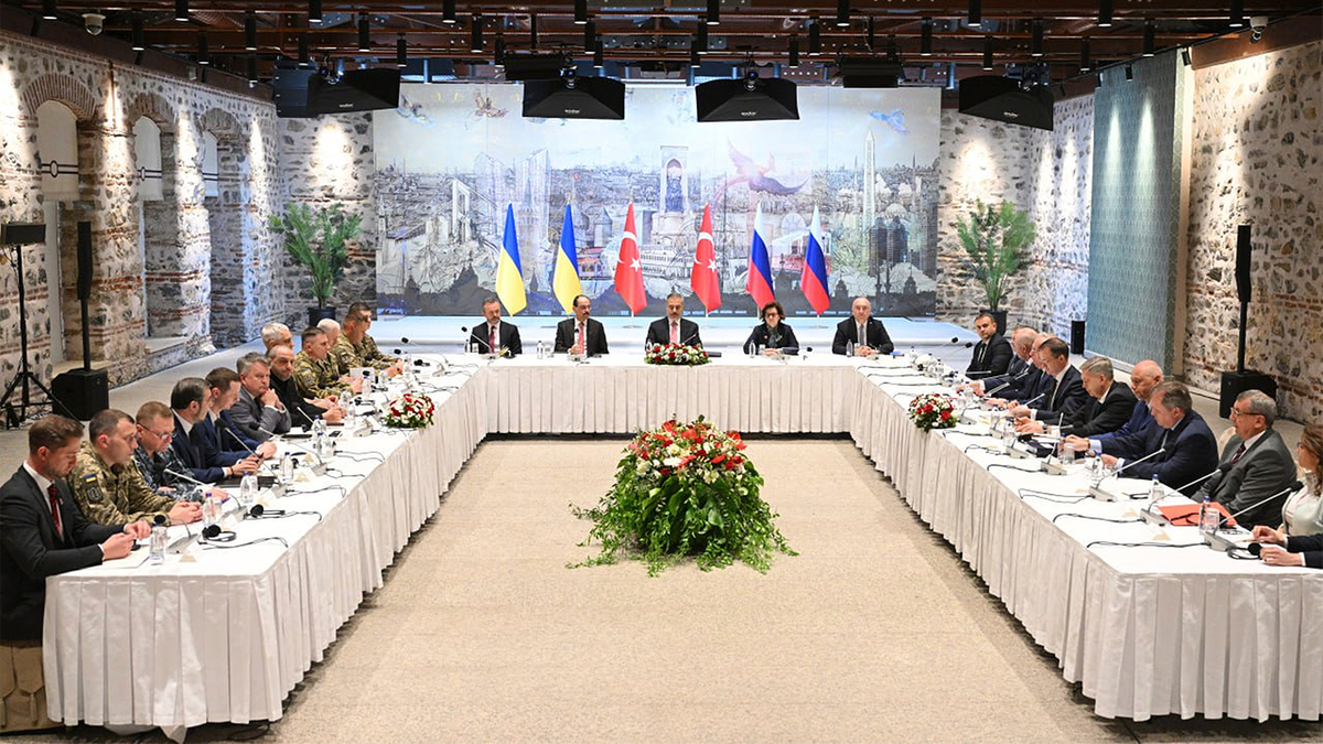Ruske i ukrajinske delegacije
