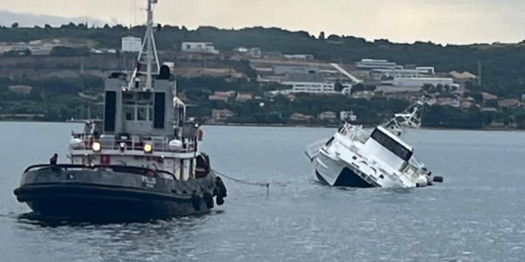 JE LI ZA SVE KRIV BALVAN? Traje akcija spašavanja "Melite" od potonuća