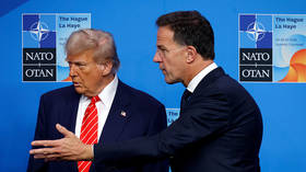 NATO BOSS naziva Trumpu 'tatom'