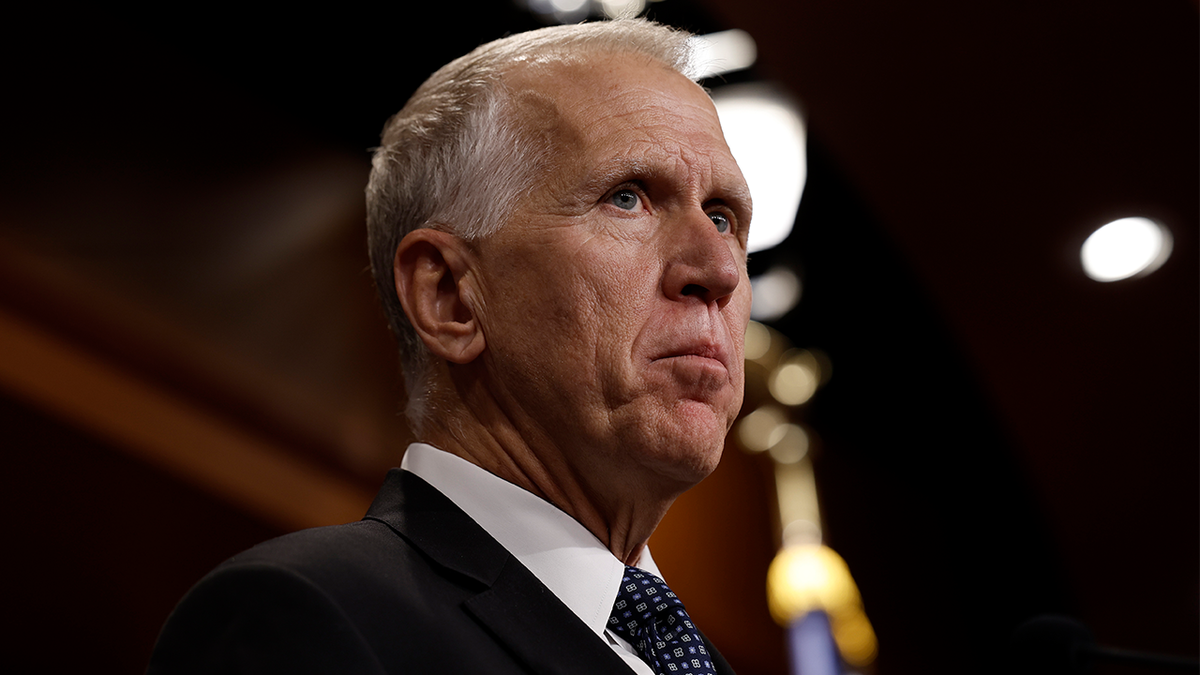 Senator Tillis izgleda ozbiljno