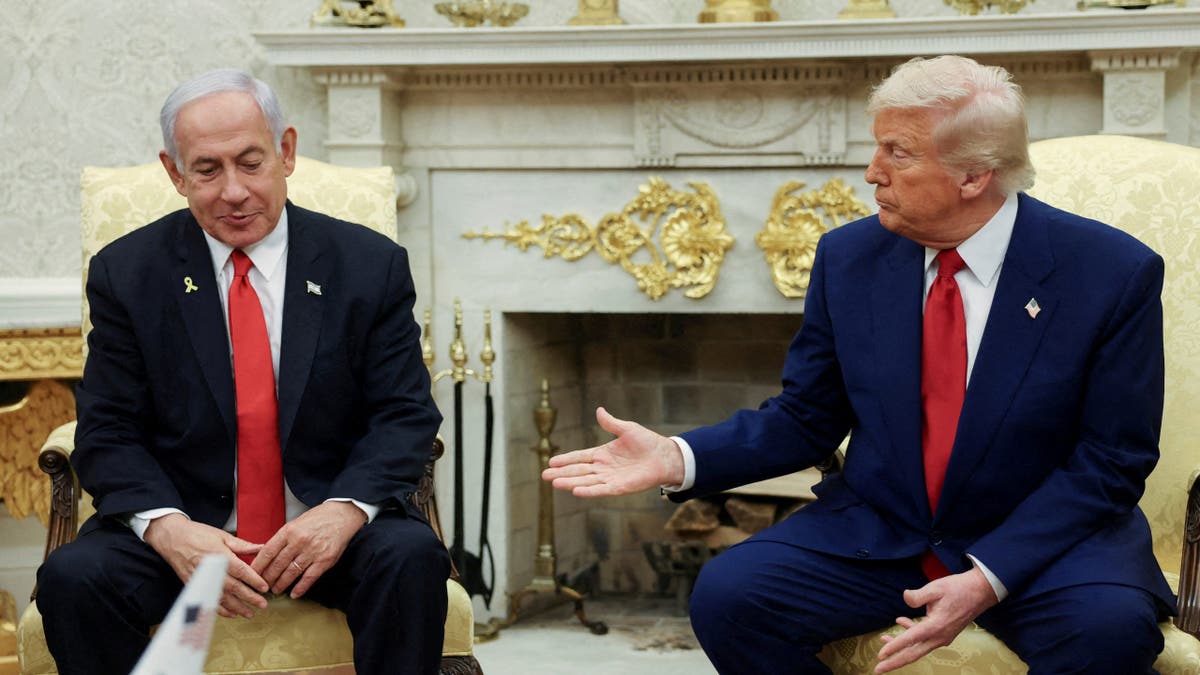 Trump se sastaje s Netanyahuom u Ovalnom uredu.