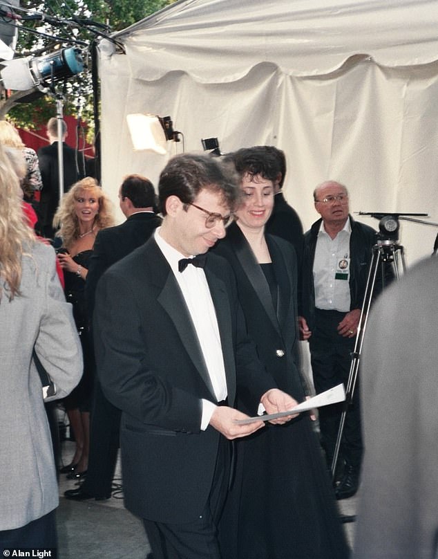 Glumac je donio odluku da se usredotoči na samohrani otac nakon gubitka je supruga, kostimska dizajnerica Ann Belsky, na rak dojke u veljači 1991. godine, jer su zajedno viđeni na dodjeli nagrada Akademije 1990