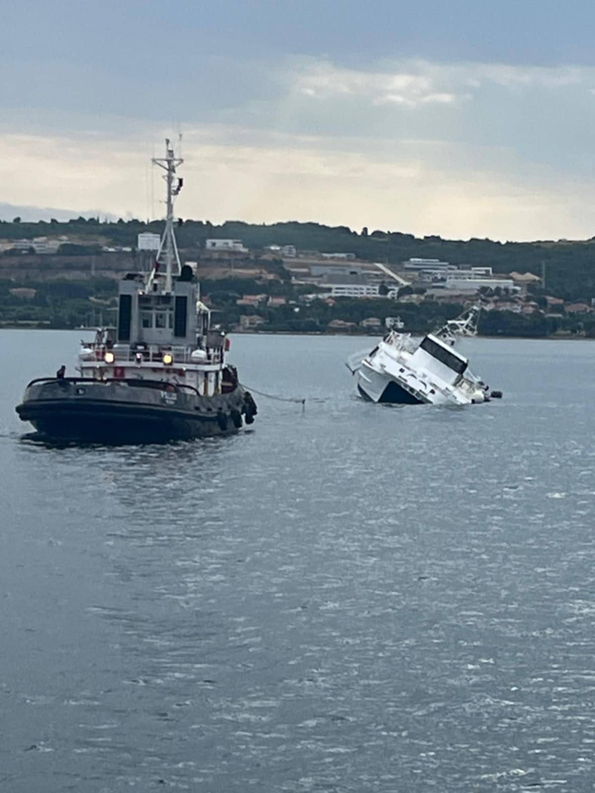 JE LI ZA SVE KRIV BALVAN? Traje akcija spašavanja "Melite" od potonuća