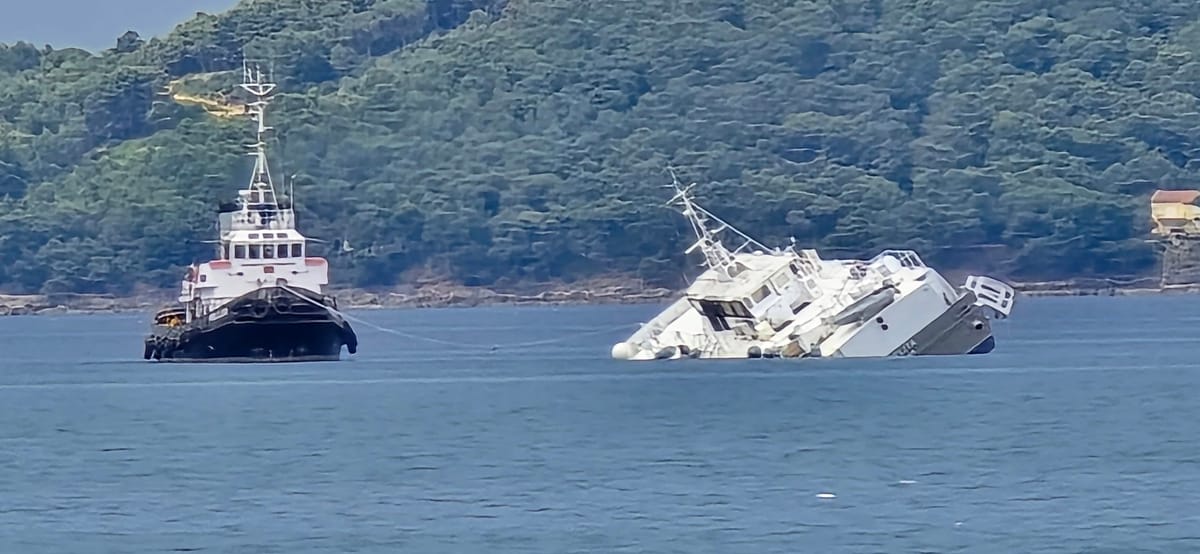 Trebalo im je tri dana, a havarija se dogodila ispred luke! Ministarstvo mora objavilo fotografije napokon privezane Melite
