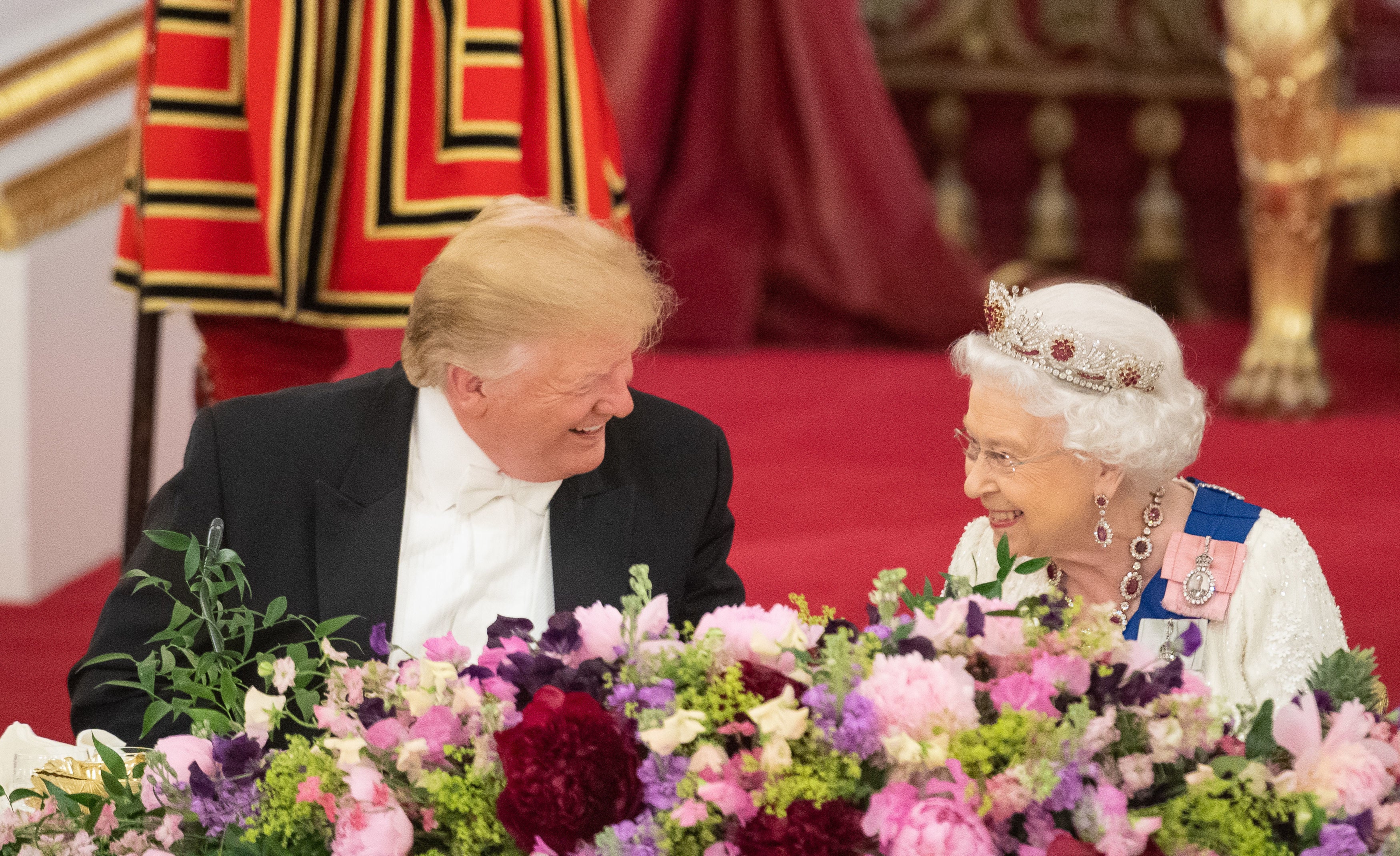 Gospodin Trump s kraljicom Elizabeth 2019. godine