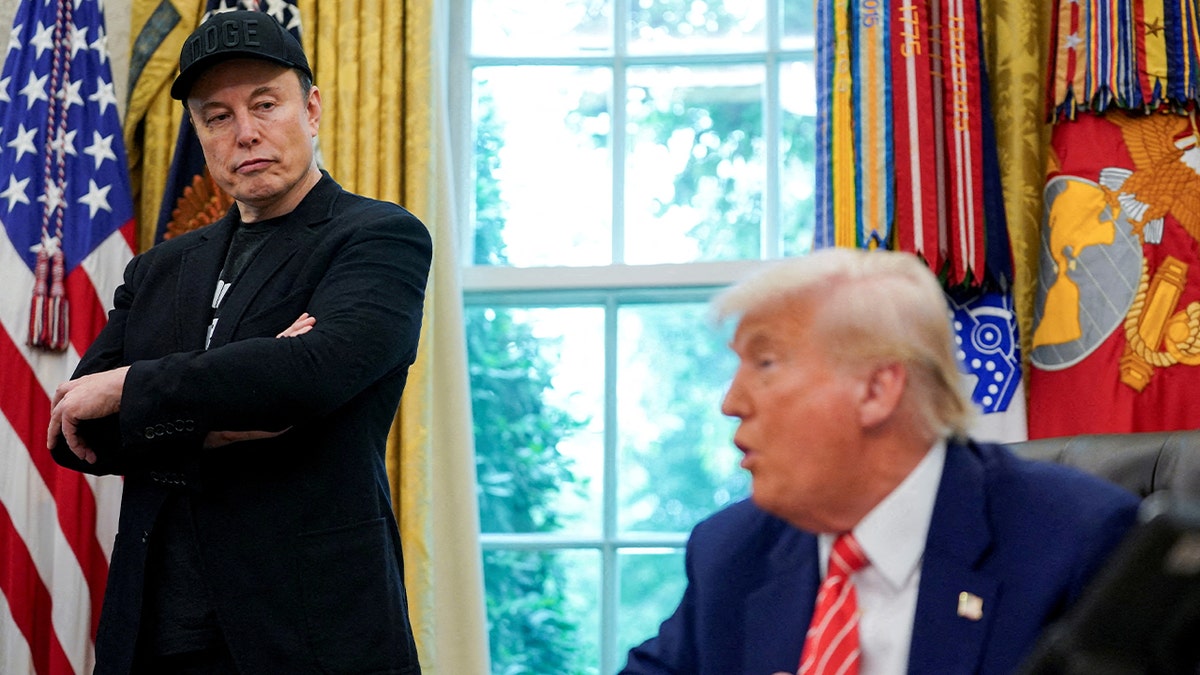 Trump i mošus u Ovalnom uredu