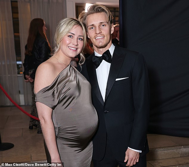 Par je u prosincu pozdravio svoje prvo dijete i javno je izašao u odnosu na njihovu vezu 2023. godine