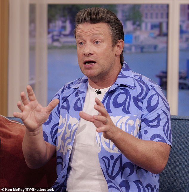 Specijalni Channel 4, Jamie's Dyslexia Revolution, vidjet će slavnog kuhara, 50-godišnjak, istražiti stanje i njegov utjecaj na 1,3 milijuna djece u Velikoj Britaniji