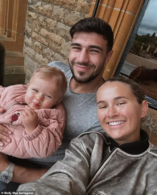 Molly, koja ima impresivnog bogatstva od 6 milijuna funti, dijeli kćer Bambi s Tommyjem Furyjem (na slici zajedno prošle godine)