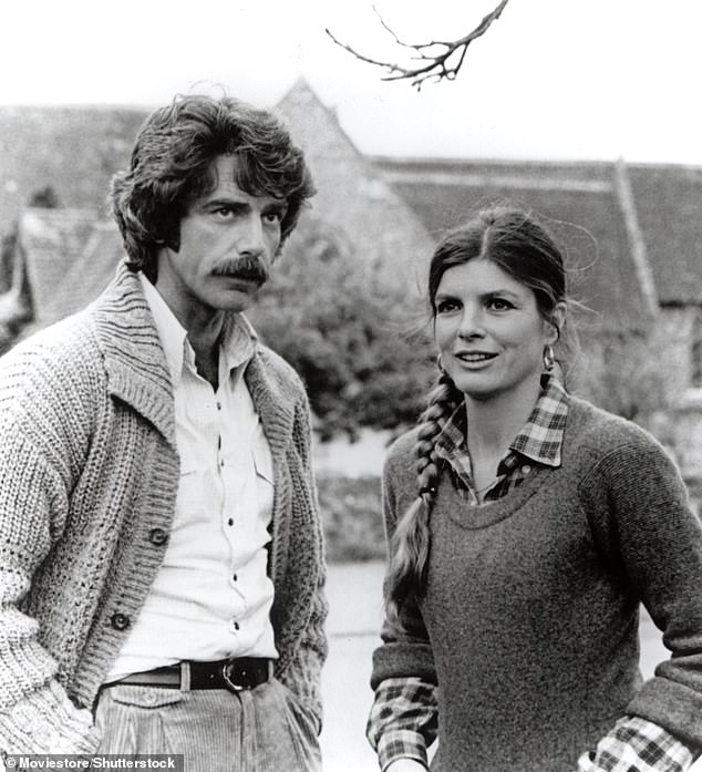 Elliott i Ross vezali su čvor 1984. godine nakon što su se zaljubili na set filma iz 1978. godine Legacy