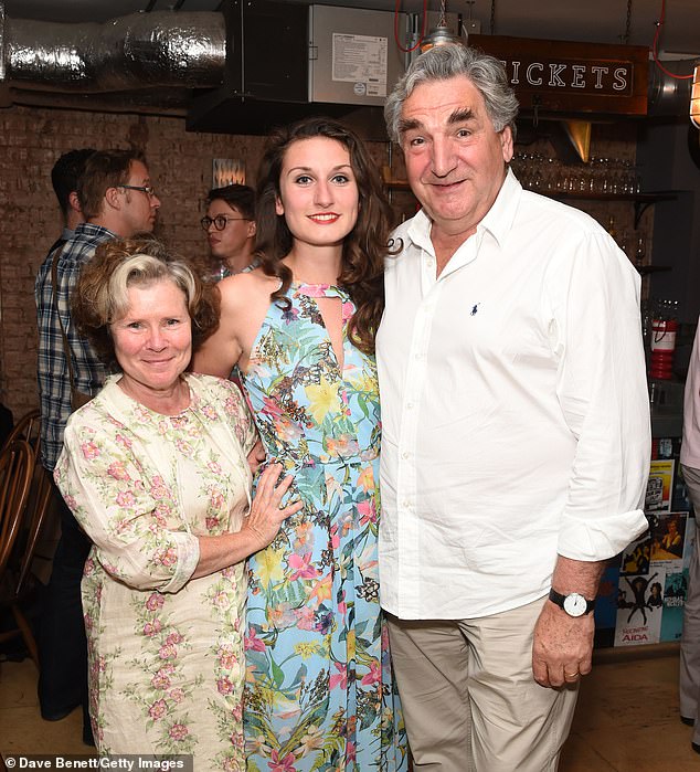 Bessie je kći Crown i Harry Potter zvijezde Imelda Staunton i ikona opatije Downton Jim Carter (viđena 2016.)