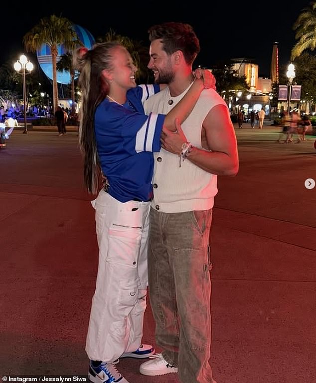 U novom intervjuu za Capital Radio, Jojo je potvrdio da su ona i Chris učinili njihovu vezu službenom, a ona ga je počela zvati svojim dečkom