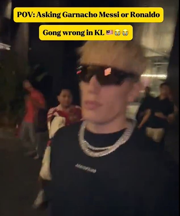 U međuvremenu, Alejandro Garnacho optužen je da je gurnuo obožavatelja dok je prolazio ulicama Kuala Lumpur