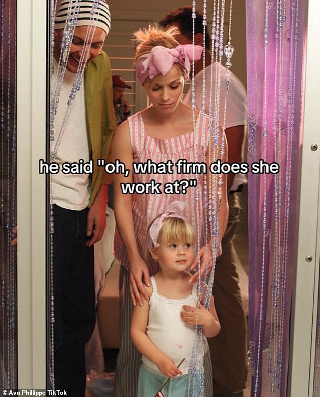 U međuvremenu je Reeseova kći Ava podijelila selfie pisanje: 'Rekao sam mu da je moja mama odvjetnik'