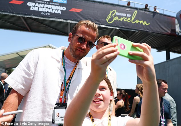 Kapetan Engleske Harry Kane prikazao se pozira za selfie s mladim navijačem na španjolskom liječniku opće prakse
