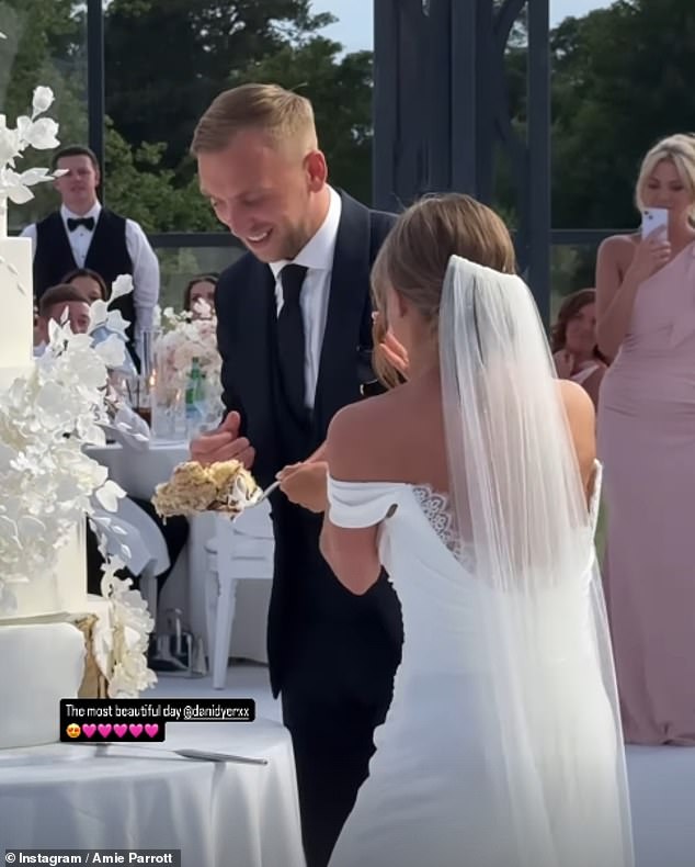 Danijevo vjenčanje relativno je zadržano pod oblogama, ali ona je dala mali uvid u svoj veliki dan ranije u nedjelju