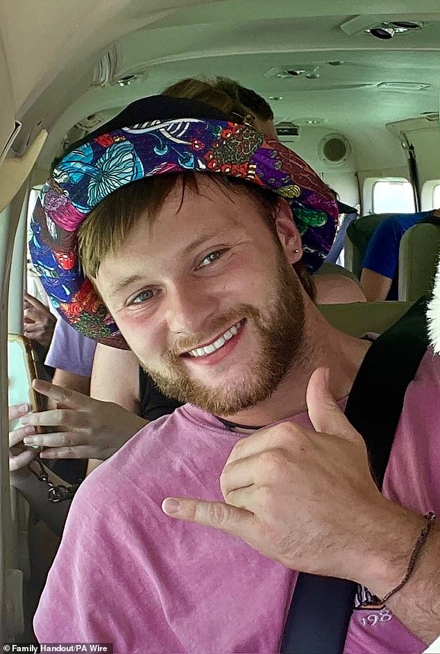 Sam je prethodno opisao pojavljivanje na utrci širom svijeta kao iskustva s promjenom života