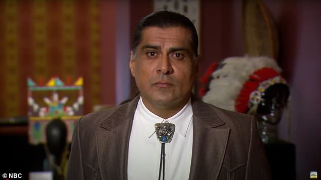 Jonathan je posebno prikazao lik šefa Kena Hotatea u voljenom sitcomu NBC -a za pet epizoda (prikazan gore u emisiji)