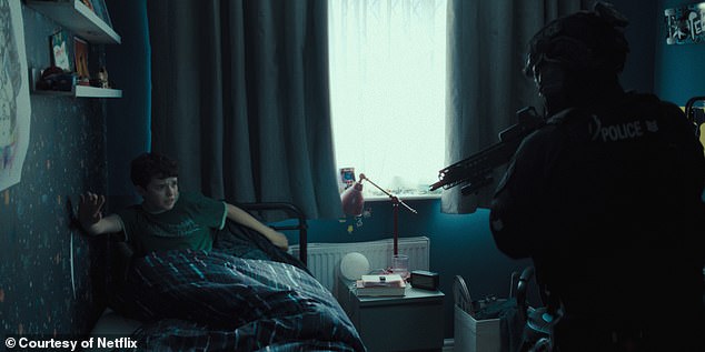 Cooper, koji potječe iz ponovnog imanja radničke klase u središnjem Warringtonu, izabran je od 500 kandidata za ulogu Jamieja. Bio je to njegov prvi glumački posao i nitko u njegovoj obitelji nema pozadinu u industriji