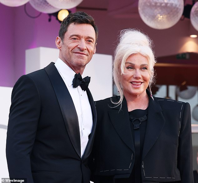 Dolazi izvještava da Deborra-Lee planira objaviti 'Dnevnik razvoda' bez zabrane, koji detaljno opisuje njezin bolni razdvajanje od Hugha Jackmana (lijevo) i srčanog pucanja koje je uslijedilo