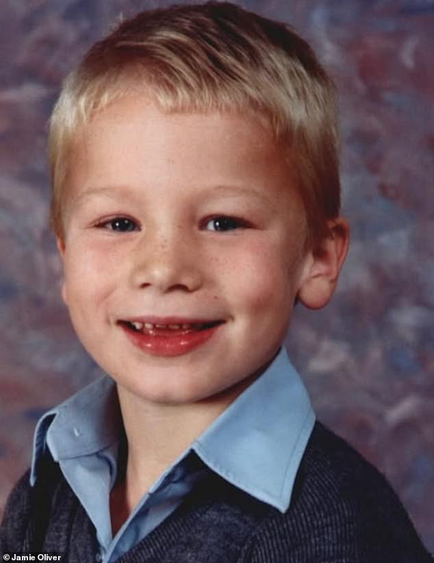 Rekao je da neće znati gdje bi završio ako nije imao strast prema kuhanju zbog nedostatka podrške za disleksiju tijekom školskih dana (na slici u djetinjstvu)