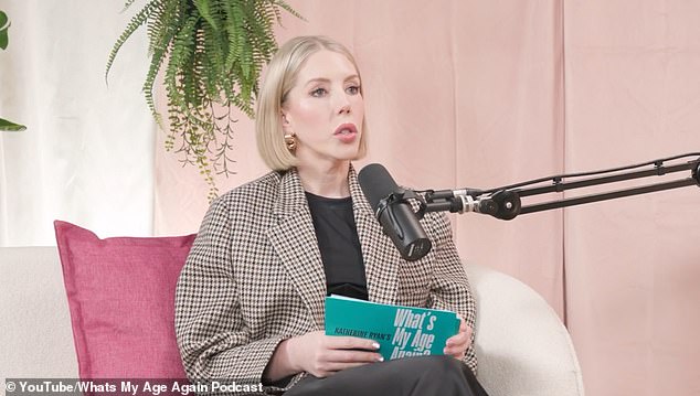 Zvijezda se priprema za užurbano razdoblje posla, upuštajući se u svoju turneju komedije u borbi. Ona također ugošćuje više podcasta, uključujući i najnovije koje je moje dobi opet?