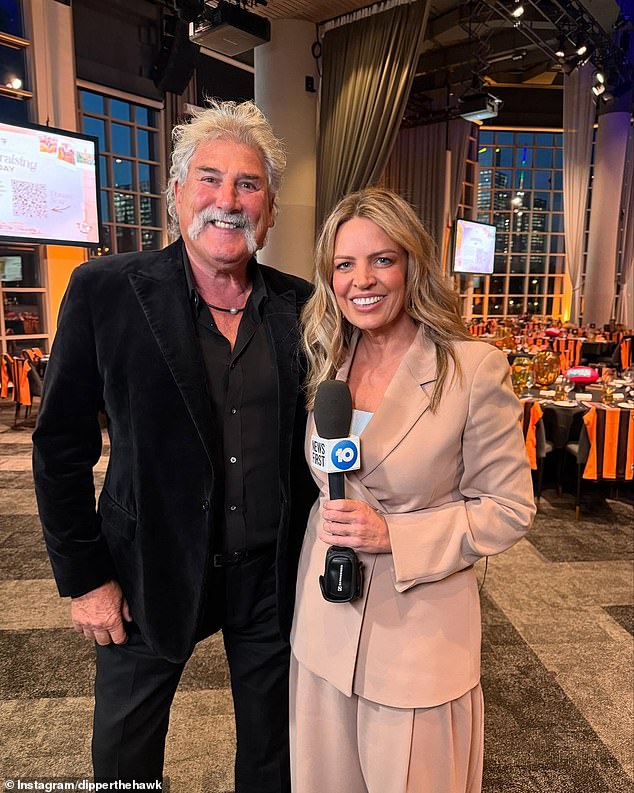 67-godišnjak (na slici lijevo) nazvao je 'nacionalno blago' dok su navijači za sudjelovanje uvukli divlje snimke njegovog velikog noćnog izlaska