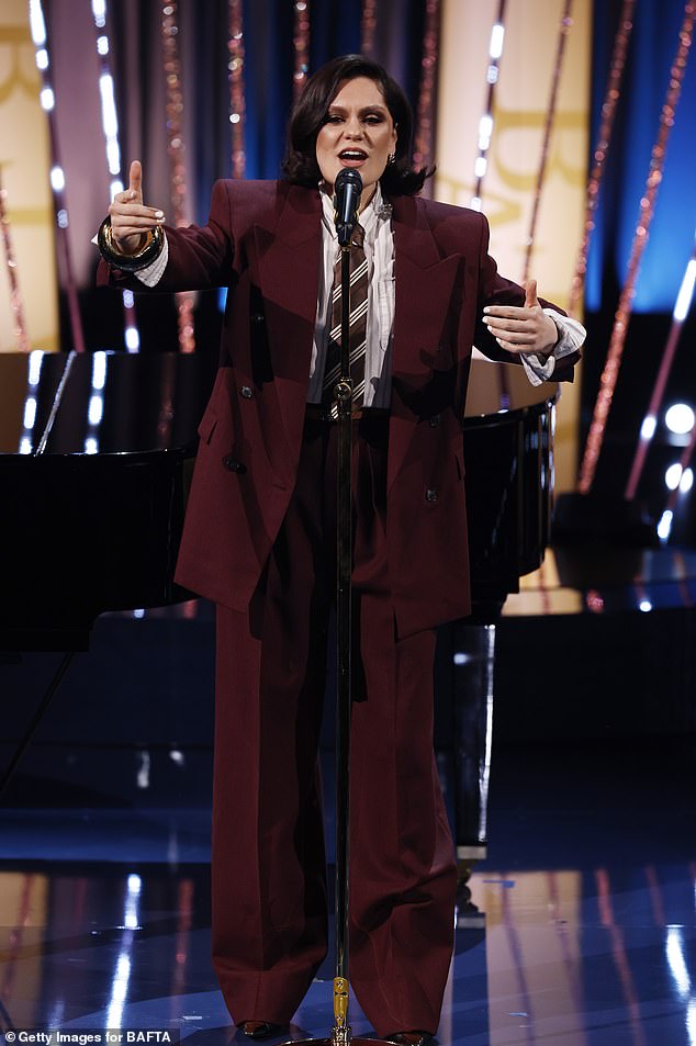 Prošlog mjeseca nastupila je na BAFTA televizijskim nagradama u Londonu, čineći svoj veliki povratak na pozornicu kako bi pjevala nagradu