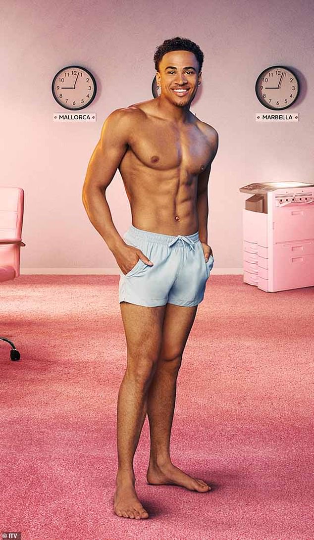 23-godišnjak iz Stafforda bacio je predstavu u kaos nakon što je sunce izvijestilo da je u veljači sudjelovao u napadu mačeta, kada su maskirani razbojnici provalili i hakirali tatu s oštricom