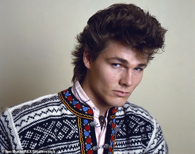 Morten, (na slici 1986.), rekao je da je u početku držao degenerativno stanje privatnim, ali je sada odlučio reći navijačima