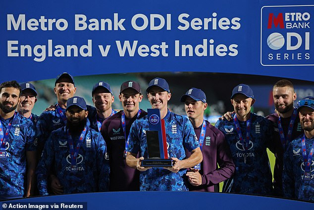 Brook je uživao u početku snova u svoju kapetaniju u Engleskoj - dovršavajući bijelo pranje na Ovalu