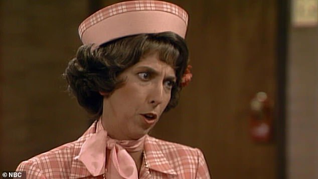 To je mamina obiteljska zvijezda Beverly Archer! Igrala je maminu najbolju prijateljicu i susjed Iola u emisiji od 1986. do 1990. godine