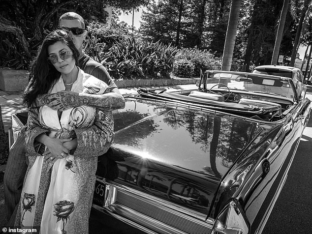 Izlet dolazi ubrzo nakon što je Kourtney podijelio niz fotografija koje su iznutra od lipnja 2019., što je dovelo do špekulacija da je revidirala skandal Tristan Thompson/Jordyn Woods