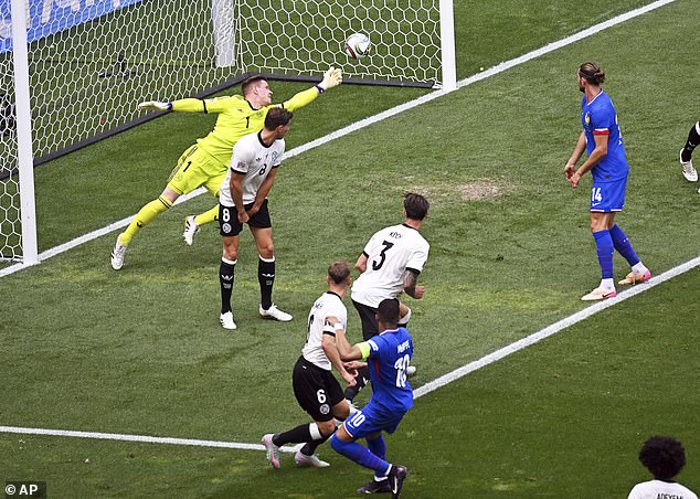 Mbappe je slomio zastoj kad je pronašao mrežu malo prije pauze