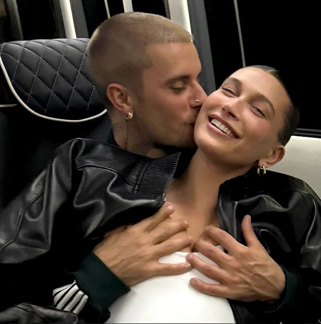 U naslovu je Bieber napisao svojim sljedbenicima: 'Prihvaćam da mi Bog oprašta jutros. 'Pa mogu li danas oprostiti sebi i drugima. Pridružite mi se ako želite '