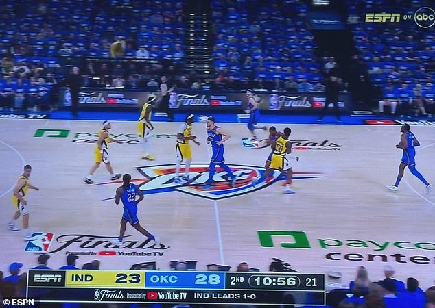Stari logotip finala NBA također se pojavio, iako uz oglas za YouTubeTv